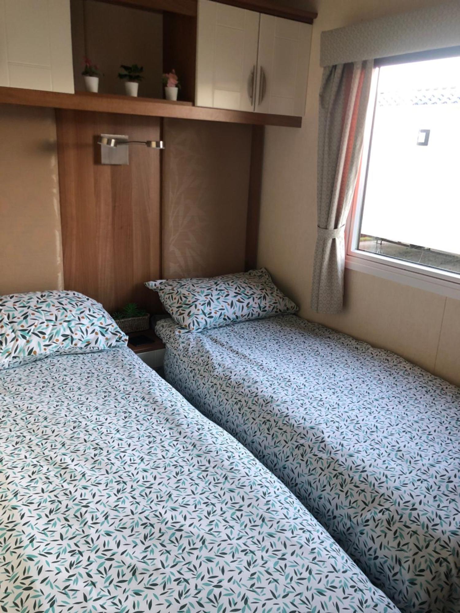 Two X 8 Berth Static Caravan On Lyons Robin Hood Rhyl North Wales Meliden 외부 사진
