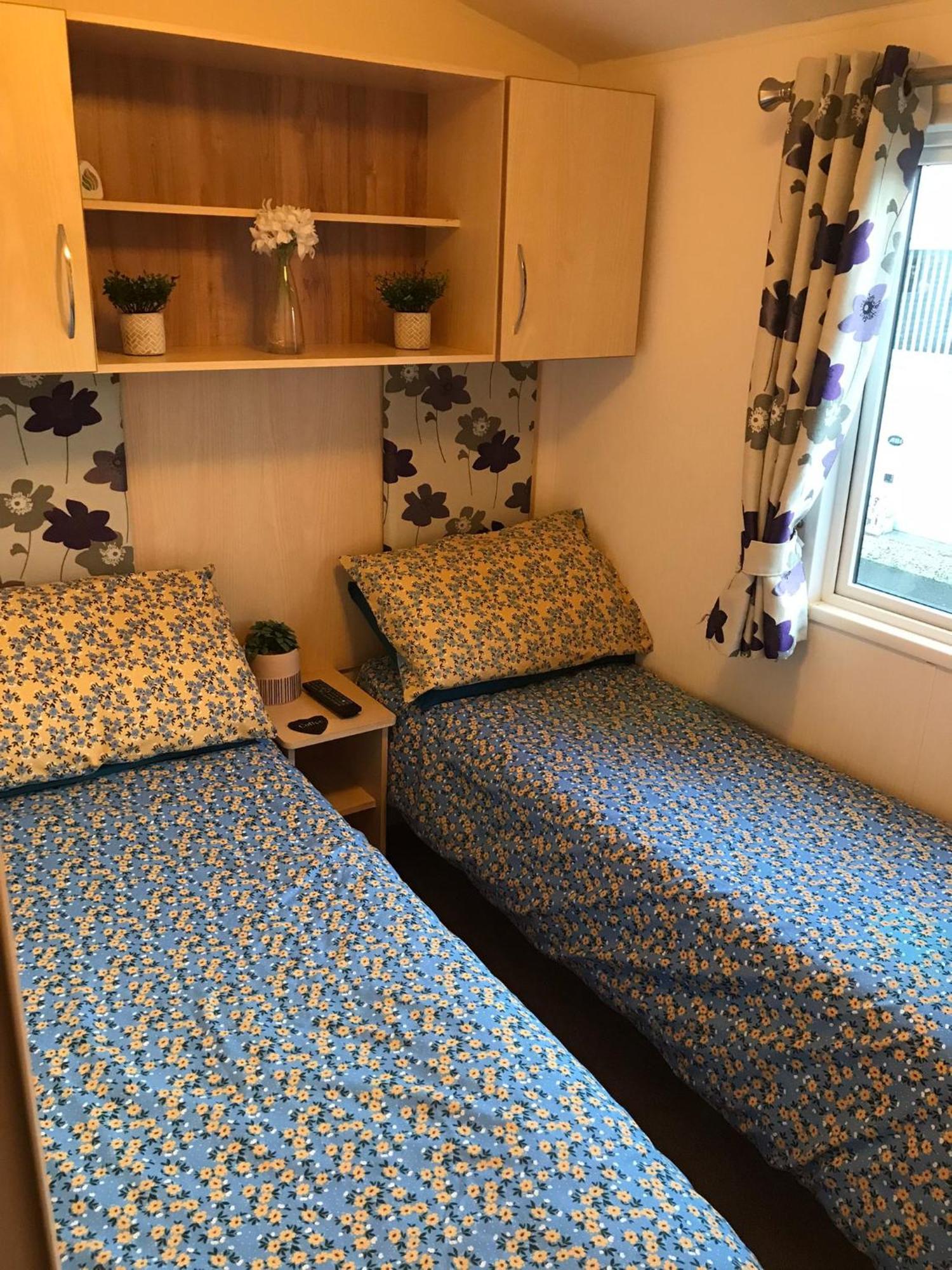 Two X 8 Berth Static Caravan On Lyons Robin Hood Rhyl North Wales Meliden 외부 사진